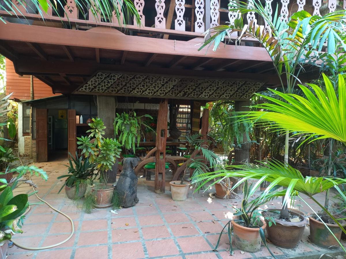 Hotel Teak House Chiang Mai Zewnętrze zdjęcie